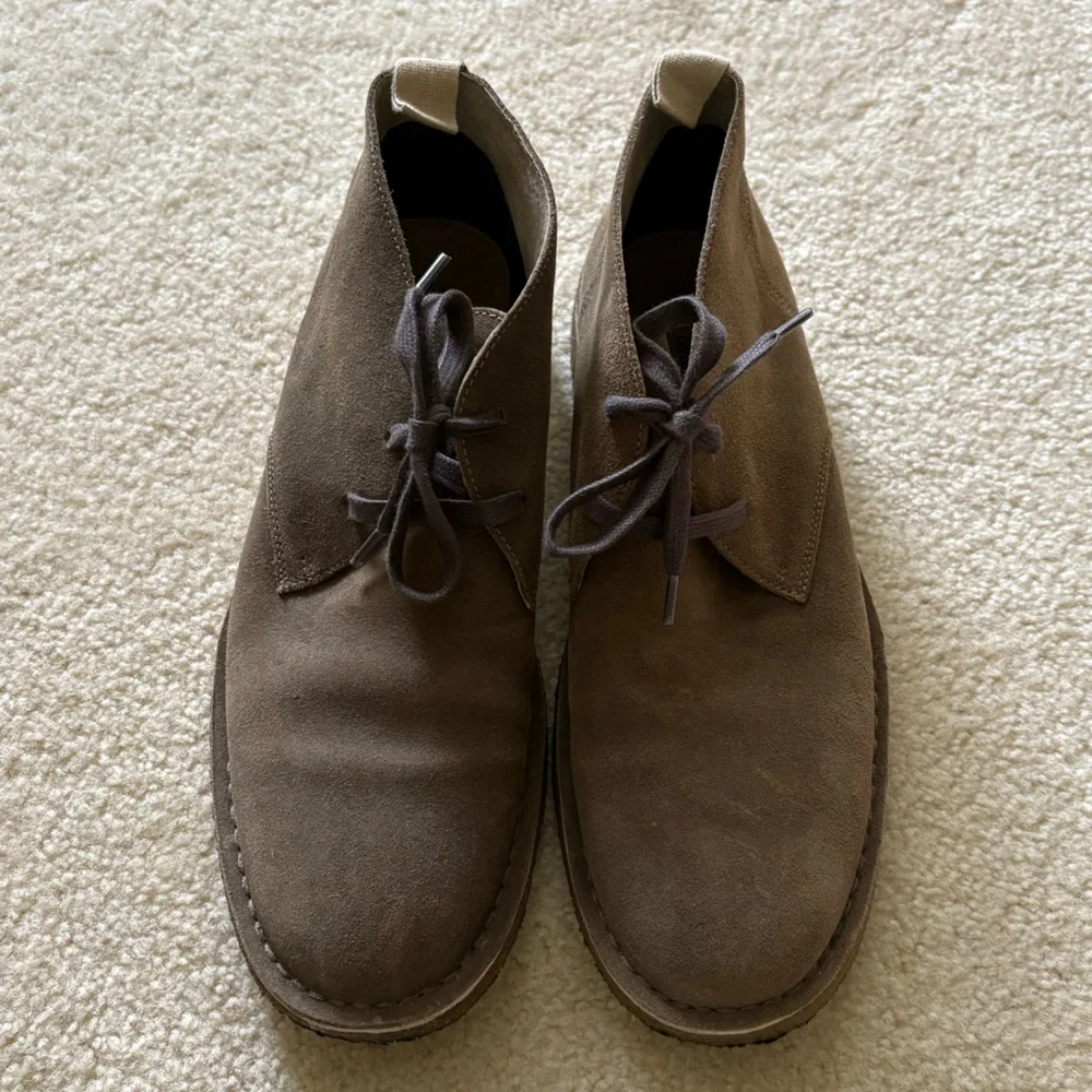 Banana Republic Men’s Ortholite Suede Leather Lace Up Shoes. Size 11.5.